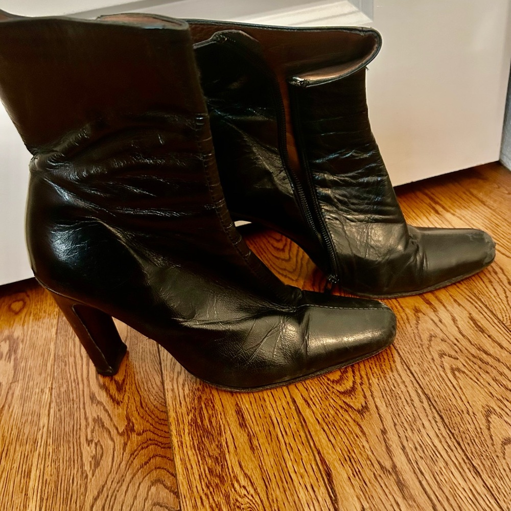 Natalie M by Charles David vintage Elegant Black Leather Ankle Boots